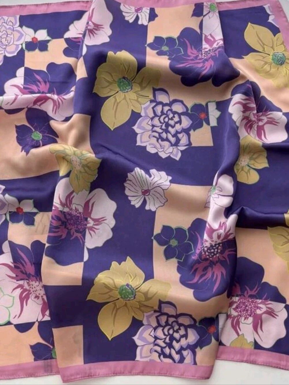 Beautiful Floral Scarf NEW